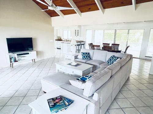 Blue Bird Villa - Turks & Caicos photo 2