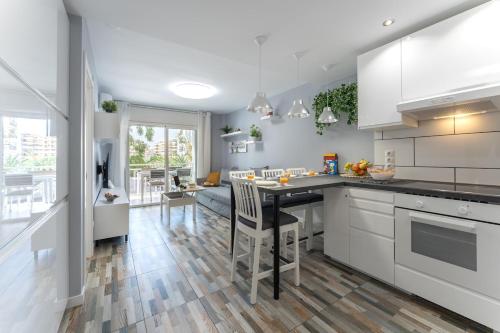 SalouRoyalCenterPoolRelax2bedPortAventuraAA12