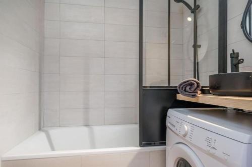 Photo de la galerie de l'établissement Appartement climatisé avec terrasse tout équipé à 5min de la gare St Charles, à Marseille