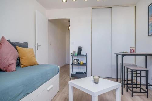 Photo de la galerie de l'établissement Appartement climatisé avec terrasse tout équipé à 5min de la gare St Charles, à Marseille