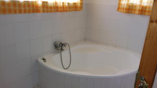 Koupelna v ubytování Ashtonville Terraces Guesthouse