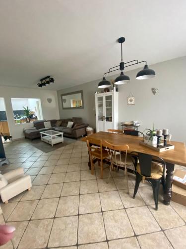 Agréable maison proche 24h circuit et centre ville Pleasant house near circuit and city center