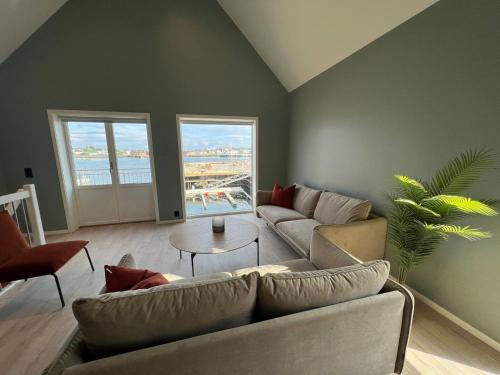 Galeriebild der Unterkunft New fisherman's cottage with spectacular view in Ballstad