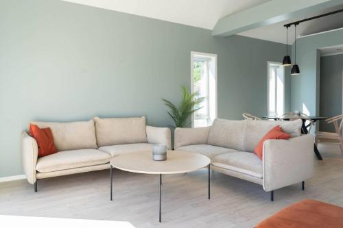 Galeriebild der Unterkunft New fisherman's cottage with spectacular view in Ballstad