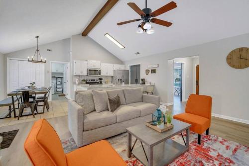 Кухня или мини-кухня в Country Getaway near Savannah
