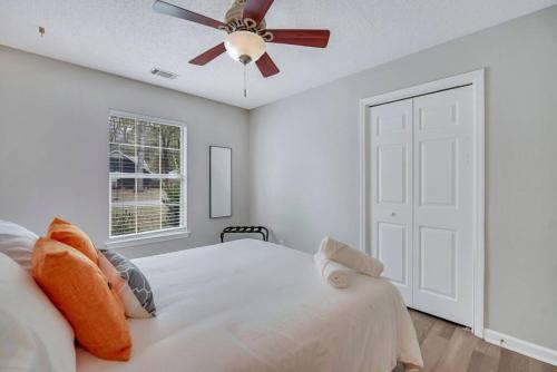 Кровать или кровати в номере Country Getaway near Savannah