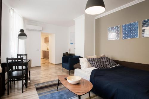 Χώρος καθιστικού στο New & Modern Old Riga apartment