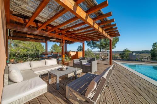 Photo de la galerie de l'établissement Villa Horizon - Exterior SPA with amazing view, à Les Matelles