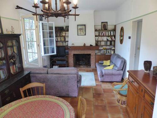 Photo de la galerie de l'établissement Villa LA TEIGNOUSE entre lac et océan terrasse et jardinet pour 6 personnes, à Hossegor