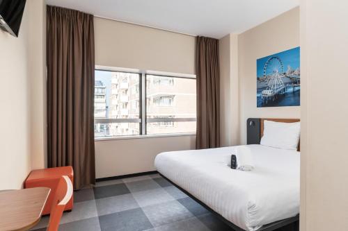 Letto o letti in una camera di easyHotel The Hague Scheveningen Beach