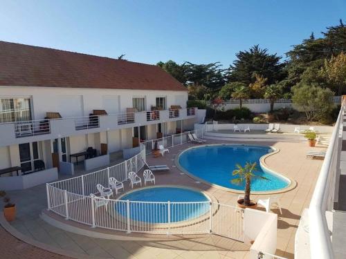 Hébergement avec Piscine - Vue sur Jardin dans l'établissement Apartment in residence with swimming pool and beach 200m away, à Saint-Jean-de-Monts