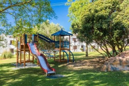 Lovely 2 Bedroom Home inside a Resort in Albufeira