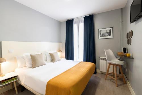 8Rooms Madrid, smart self check-in rooms