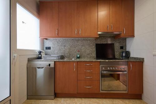 Sagrada Familia views, big and bright apartment