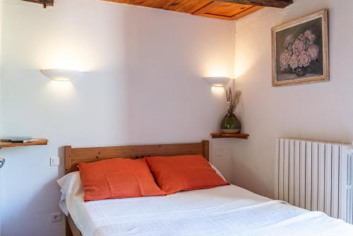 Photo de la galerie de l'établissement Gîte Gîte 6/8 pers à Loubreyrou, à Pénens