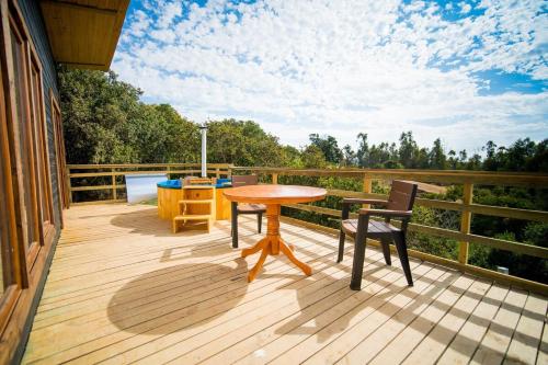 Gallery image of Cabañita con tinaja y piscina privada in San Antonio