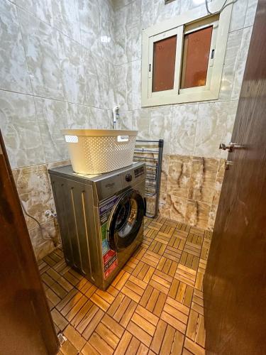 Cozy 2-Bedroom Apartment in Batha Quraish