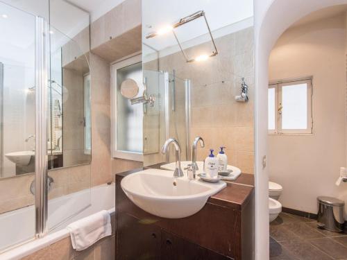 Spacious 2BR in the historic center