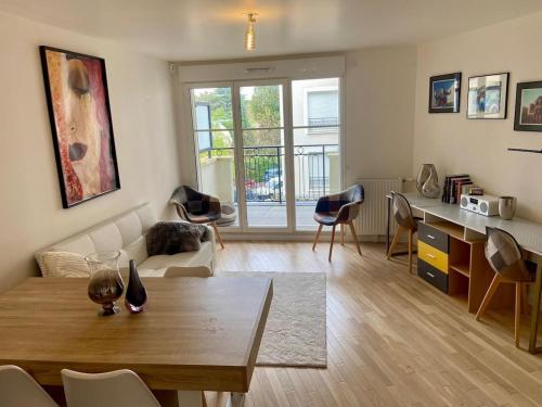 Beautiful modern apartment near Paris