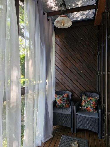 Ruang duduk di Pousada Encantos do Estaleiro