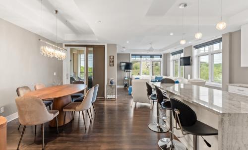 Billede fra billedgalleriet på Luxury Condo Downtown Grand Haven i Grand Haven