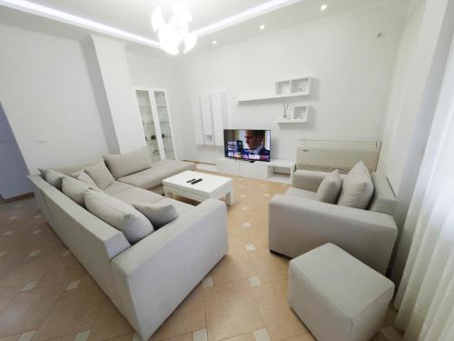 Veranda Center Apartment