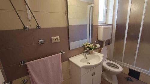 Et badeværelse på Apartment in Malinska 40