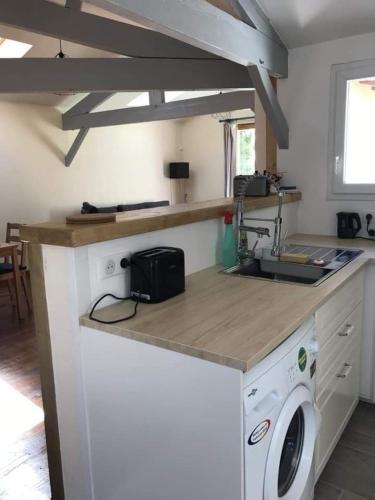 Dapur atau dapur kecil di Small house in Basque countryside