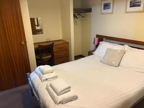 Katil atau katil-katil dalam bilik di Queens Hotel Stonehaven