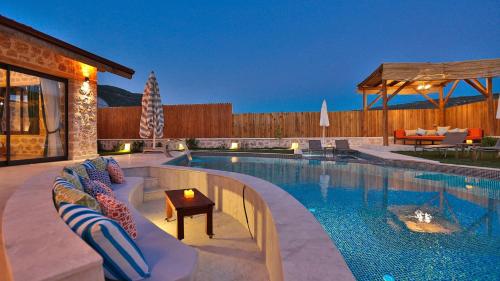 Saribelen Village Luxury Villa - Private pool and Hot tub