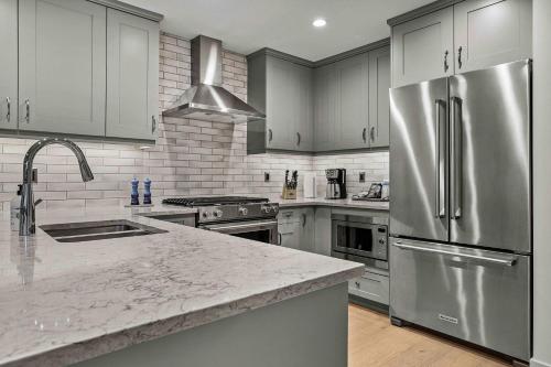 Η κουζίνα ή μικρή κουζίνα στο Spacious 2bed with Hot Tub