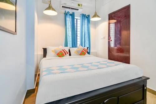 Katil atau katil-katil dalam bilik di Hotel O Pop Tavern