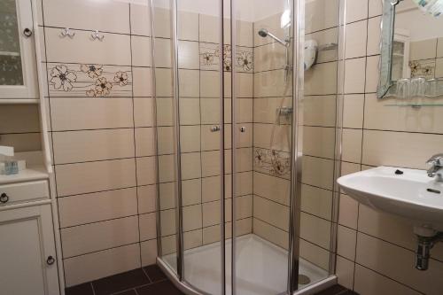 Gallery image of Pension Landhaus Ingrid B&B in Loich
