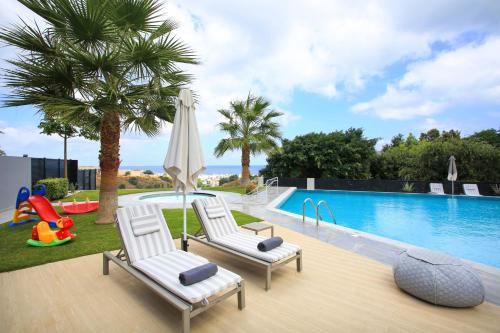 Kolam renang di atau dekat dengan Orama Luxury Villa 4 Bedrooms with Private Pool