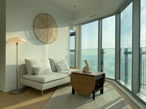 Posezení v ubytování Downtown Deluxe Suite