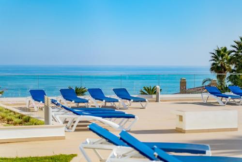 ValMar Ocean and Pool View Apartment