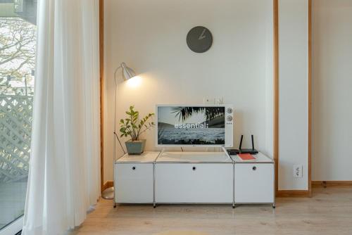 TV a/nebo společenská místnost v ubytování Jeju Broccoli BNB