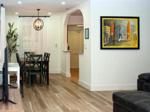 Gallery image of Welcome to Miami Springs Charm in Miami