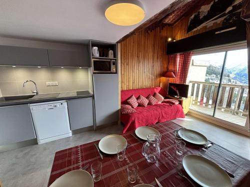 Appartement rénové 2 pièces + mezzanine près des pistes, calme et confort - FR-1-297-349