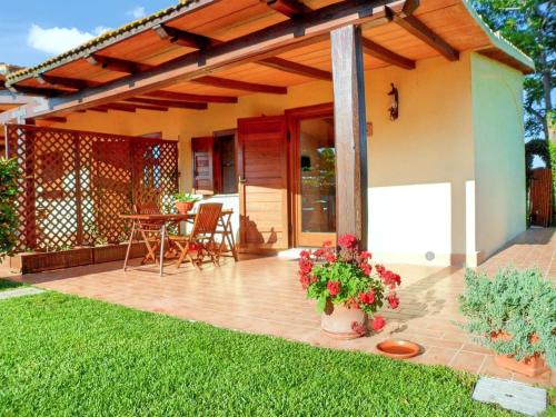 Κήπος έξω από το Comfortable House in Pescia Romana