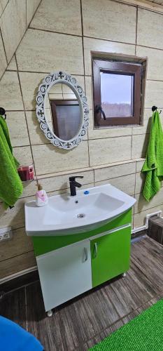 Ένα μπάνιο στο Camping Merisor-Banita Hunedoara