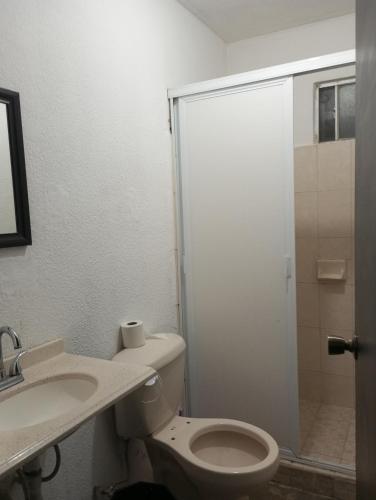 Ένα μπάνιο στο Casa amueblada para 4 personas