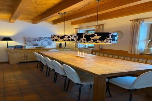 Gambar di galeri bagi Country House Goldegg near Ski Slopes di Goldegg