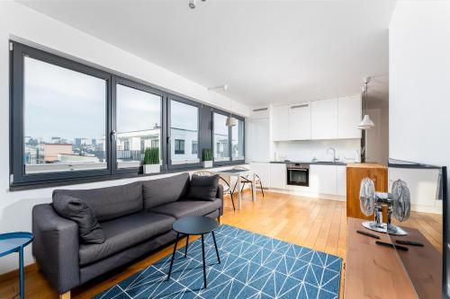 Skowronia Modern Apartment by BookingHost