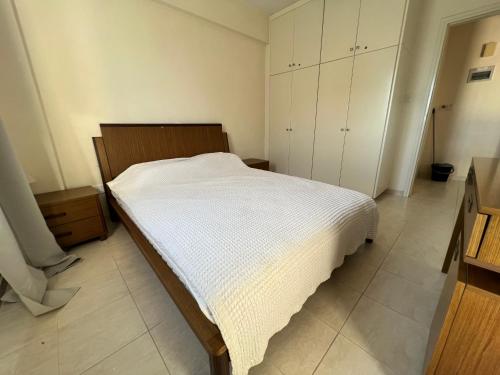 Galeriebild der Unterkunft Nice 1 Bedroom Apartment in Chloraka with a Garden in Paphos City