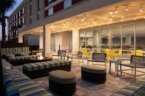 Χώρος καθιστικού στο Home2 Suites By Hilton Winter Haven