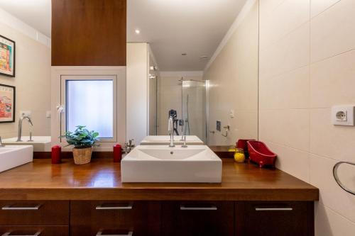 C2 Apartment with Terrace in the Arenal, Cathedral