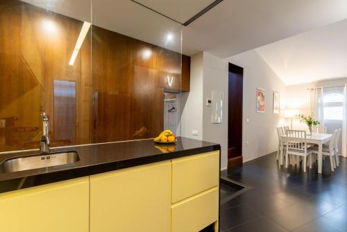 C2 Apartment with Terrace in the Arenal, Cathedral