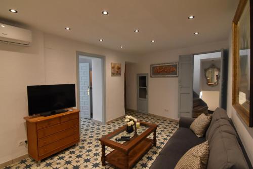 Imagen de la galería de Casa Los Anafes Cómpeta - in the heart of the village, en Cómpeta