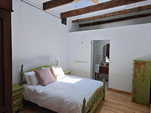 Ένα ή περισσότερα κρεβάτια σε δωμάτιο στο The Artisan Shed Stay